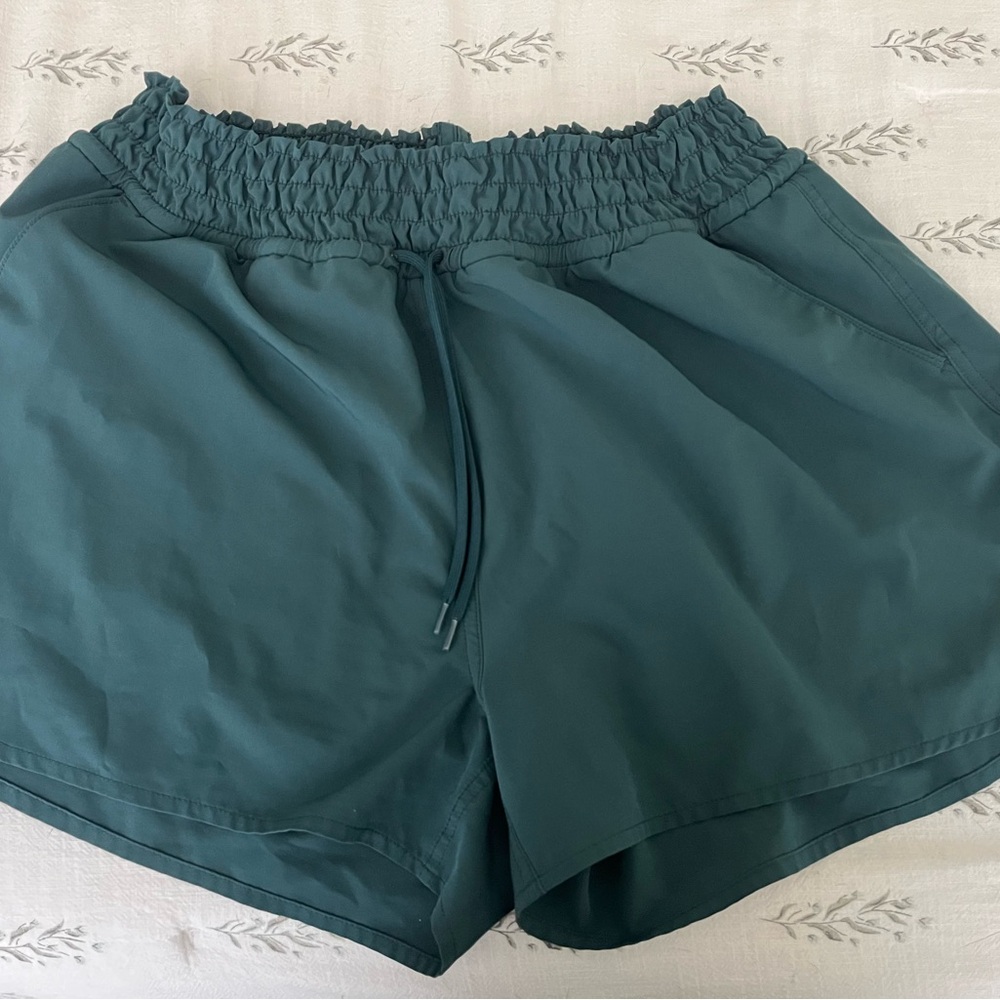 Carve Designs Deep Green BALI SHORT
Relaxed mid rise boardshort